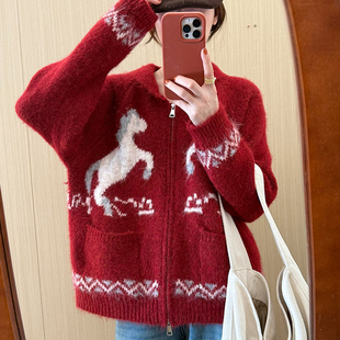 话里新年小马毛衣开衫2026冬季新款韩版红色气质慵懒风上衣针织衫