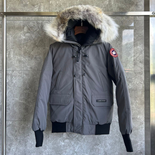 大鹅飞行夹克羽绒服男加厚短款冬季2025新款零下抗寒连帽外套女款