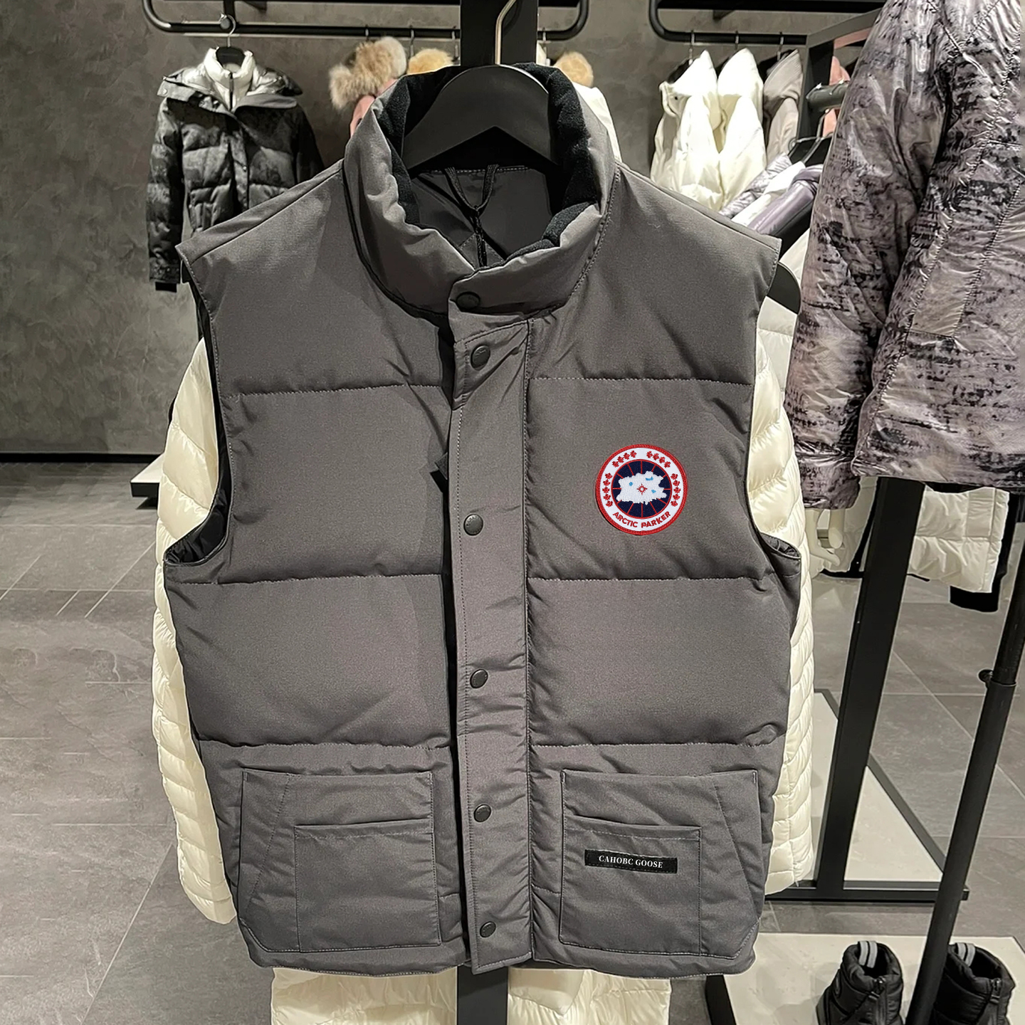 大鹅马甲羽绒服男士款2025新款今年流行爆款时髦洋气加绒保暖外套