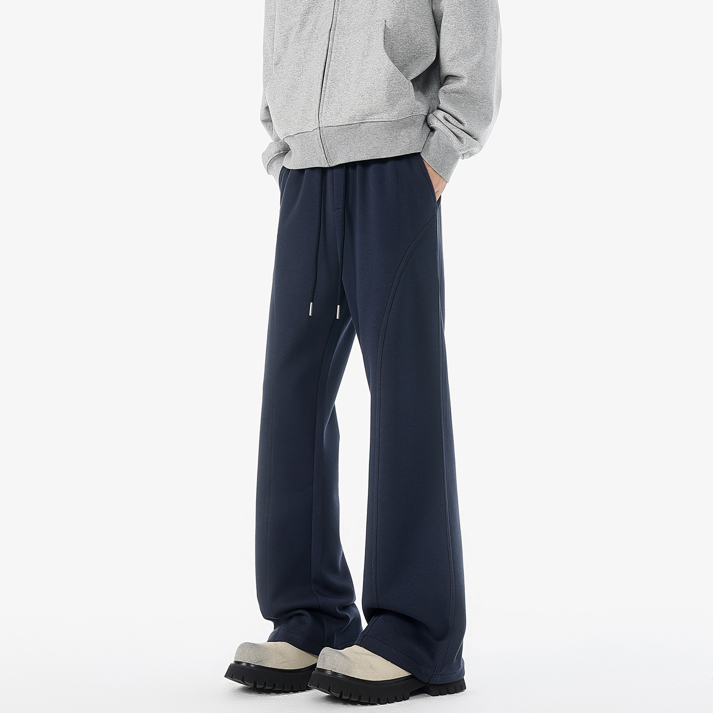 潮牌美式复古纯色微喇运动卫裤男