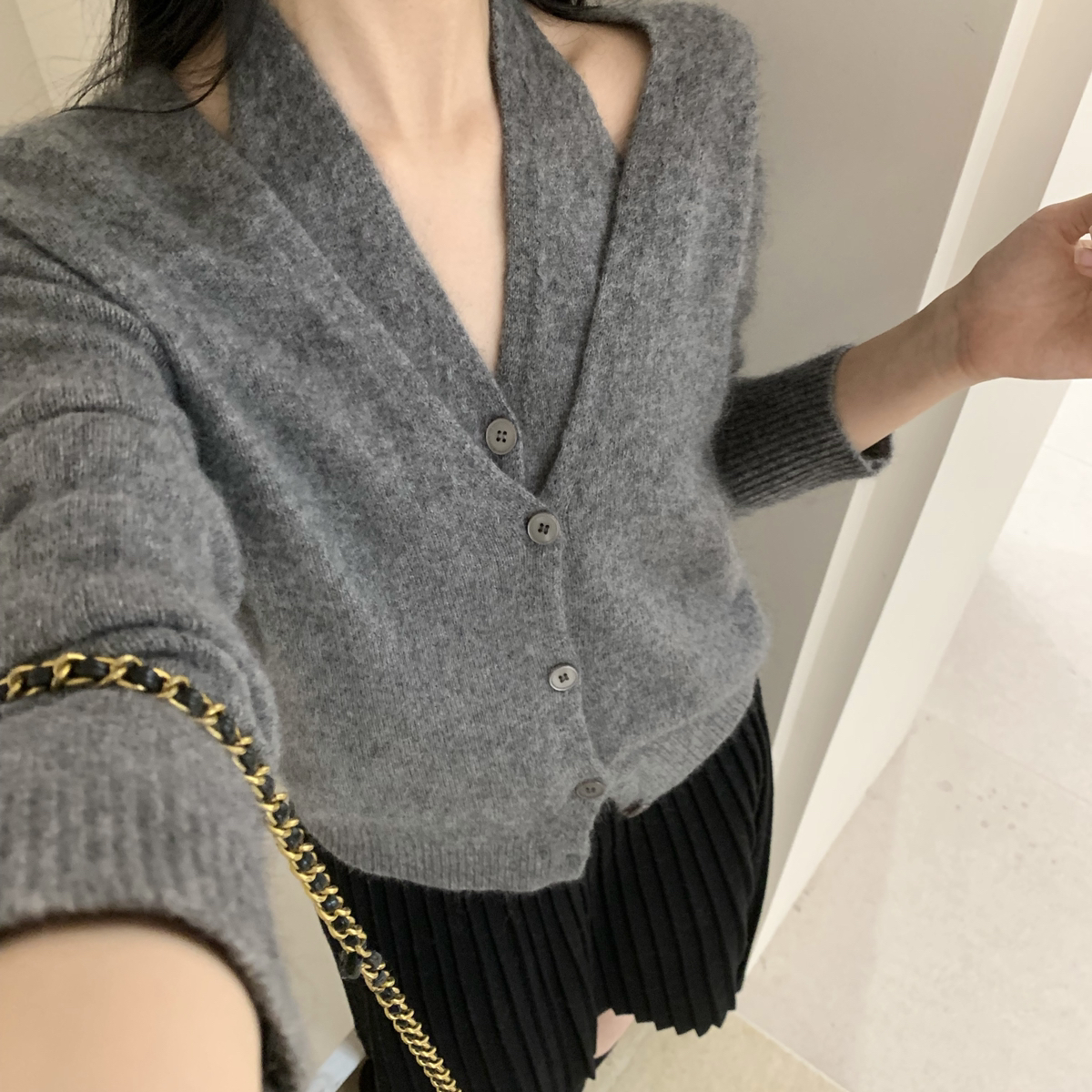 SHEEP.-韩系羊绒浣熊开衫毛衣+挂脖背心套装（含32.1羊毛）