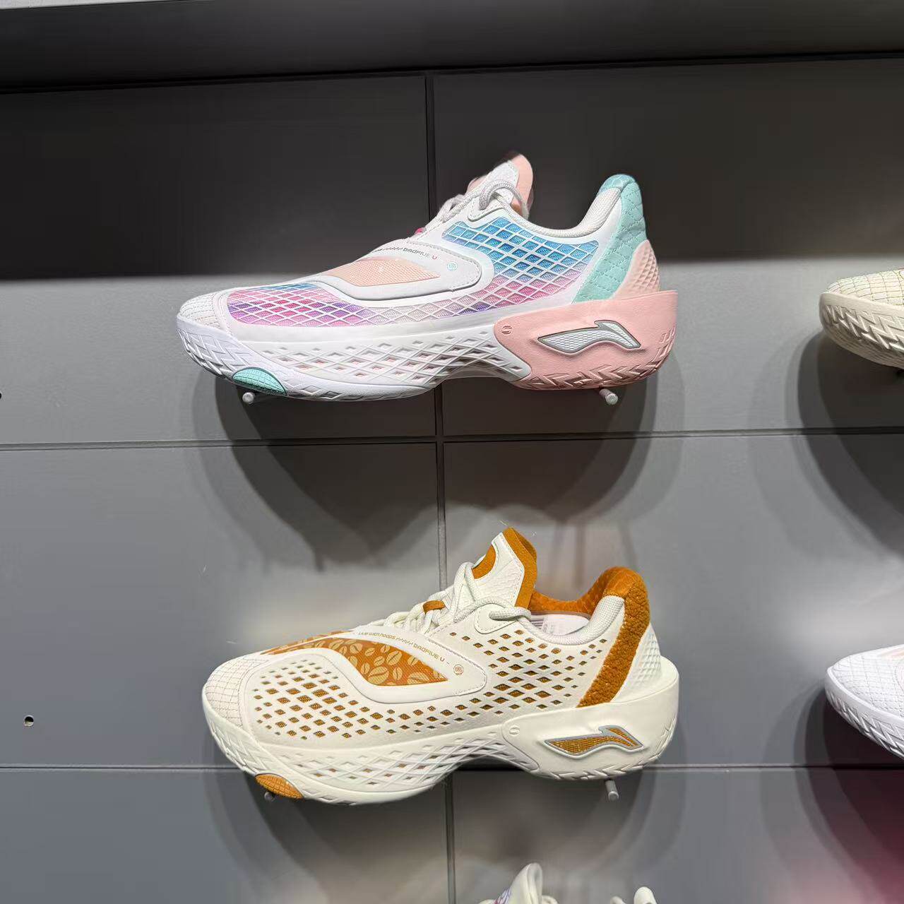 李宁篮球鞋 2026春季新品反伍5 LOW男子轻量高回弹篮球鞋ABFW003