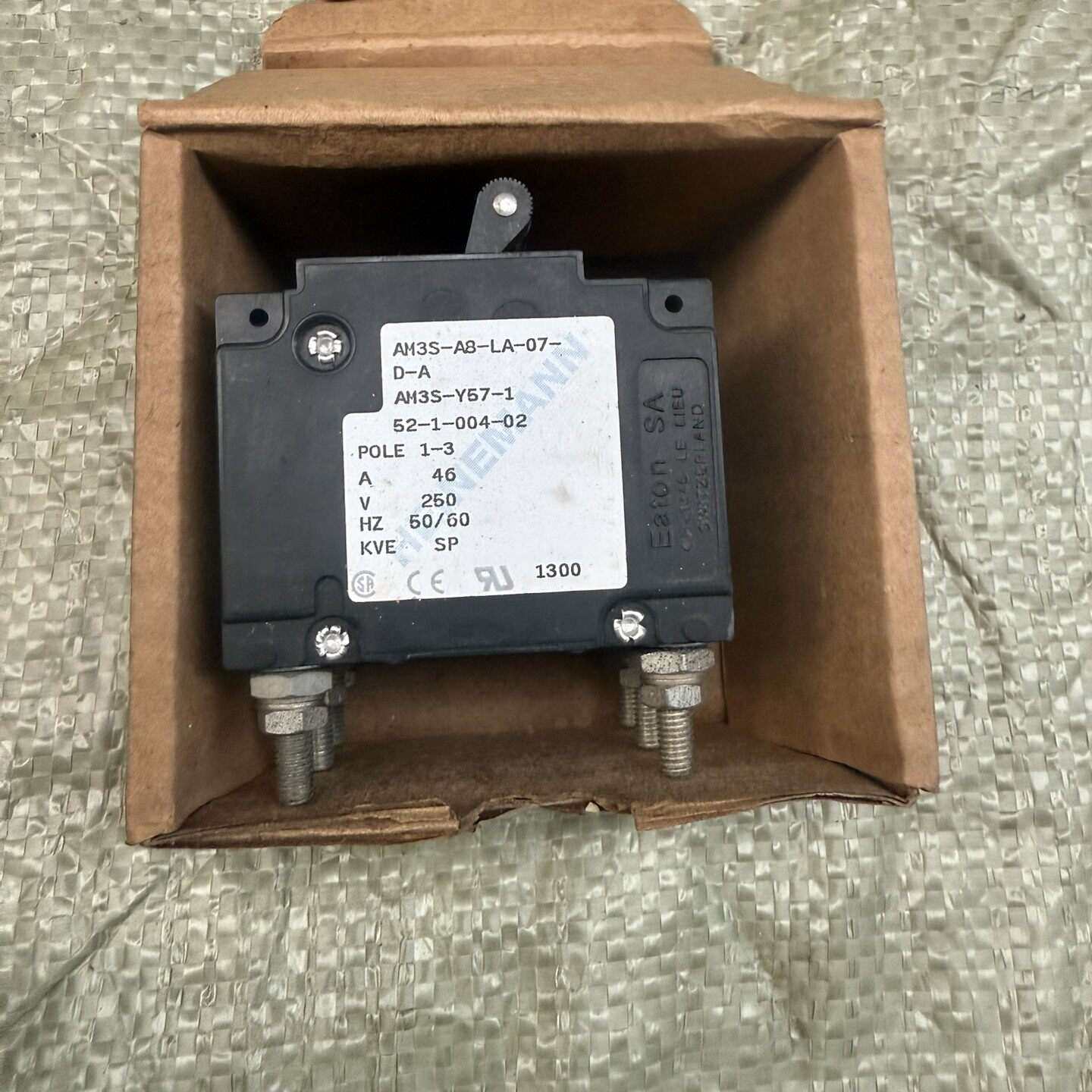 咨询伊顿AM3S-A8-LA-07断路器，230V 46A三极，议价