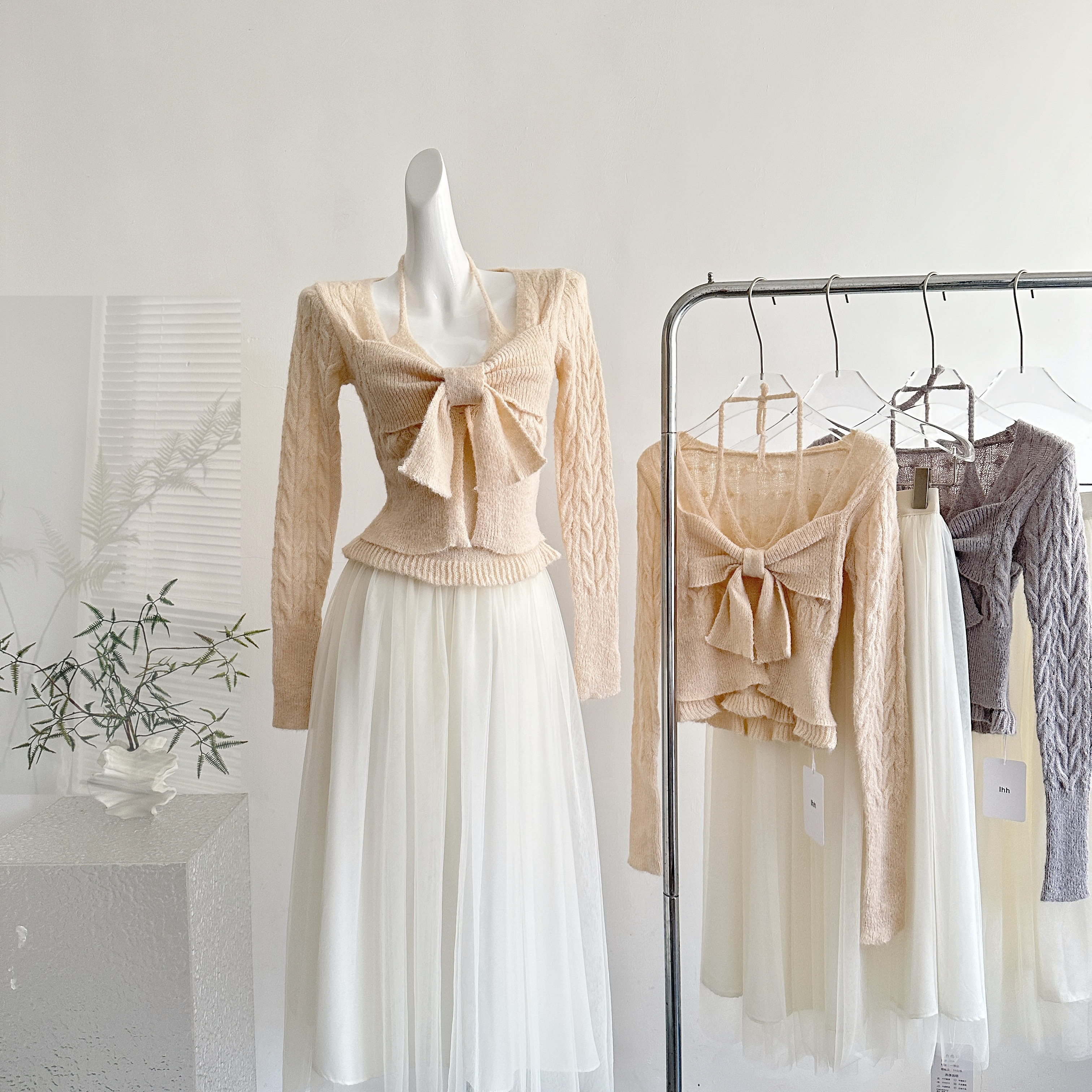 迟伞伞25/fw 栀子篇章 假两件蝴蝶结羊驼毛羊毛针织上衣两色入