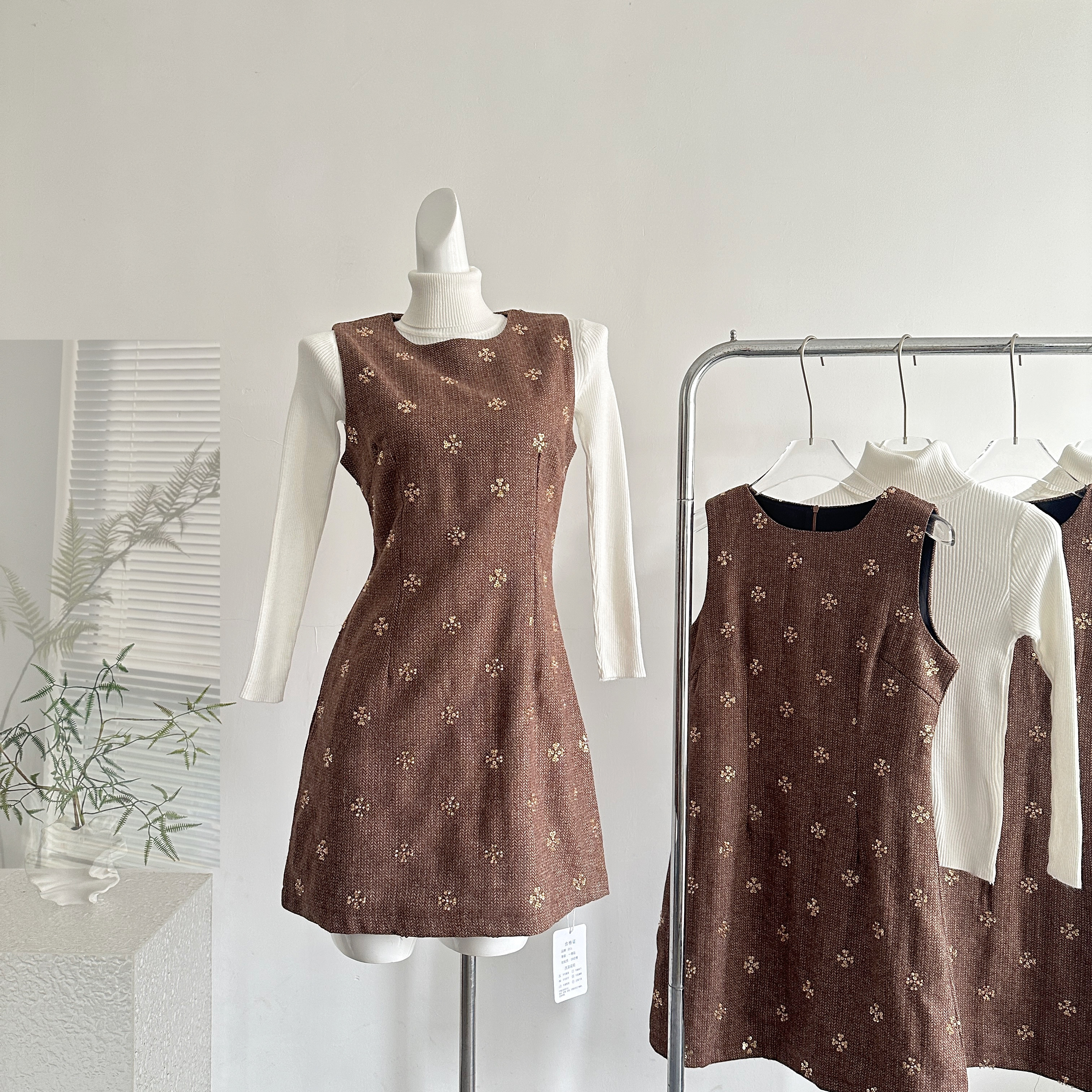 Barb Chill11/20 10:00 新品上新鎏金比利弗小香吊带连衣裙