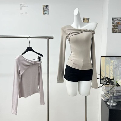 SUNONEONE11.10  20:00任意依恋 棉感斜肩扭结打底T恤女秋冬