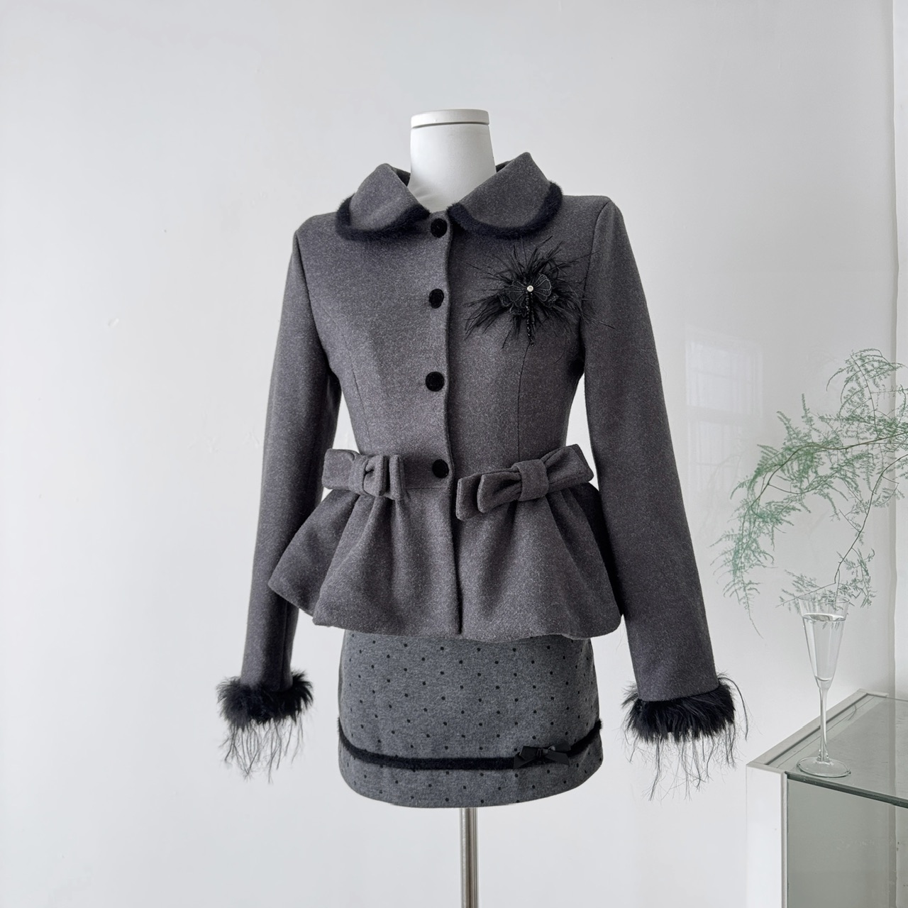 小熊逮捕令灰色讯息秋冬毛呢套装收腰短外套+波点半裙两件套
