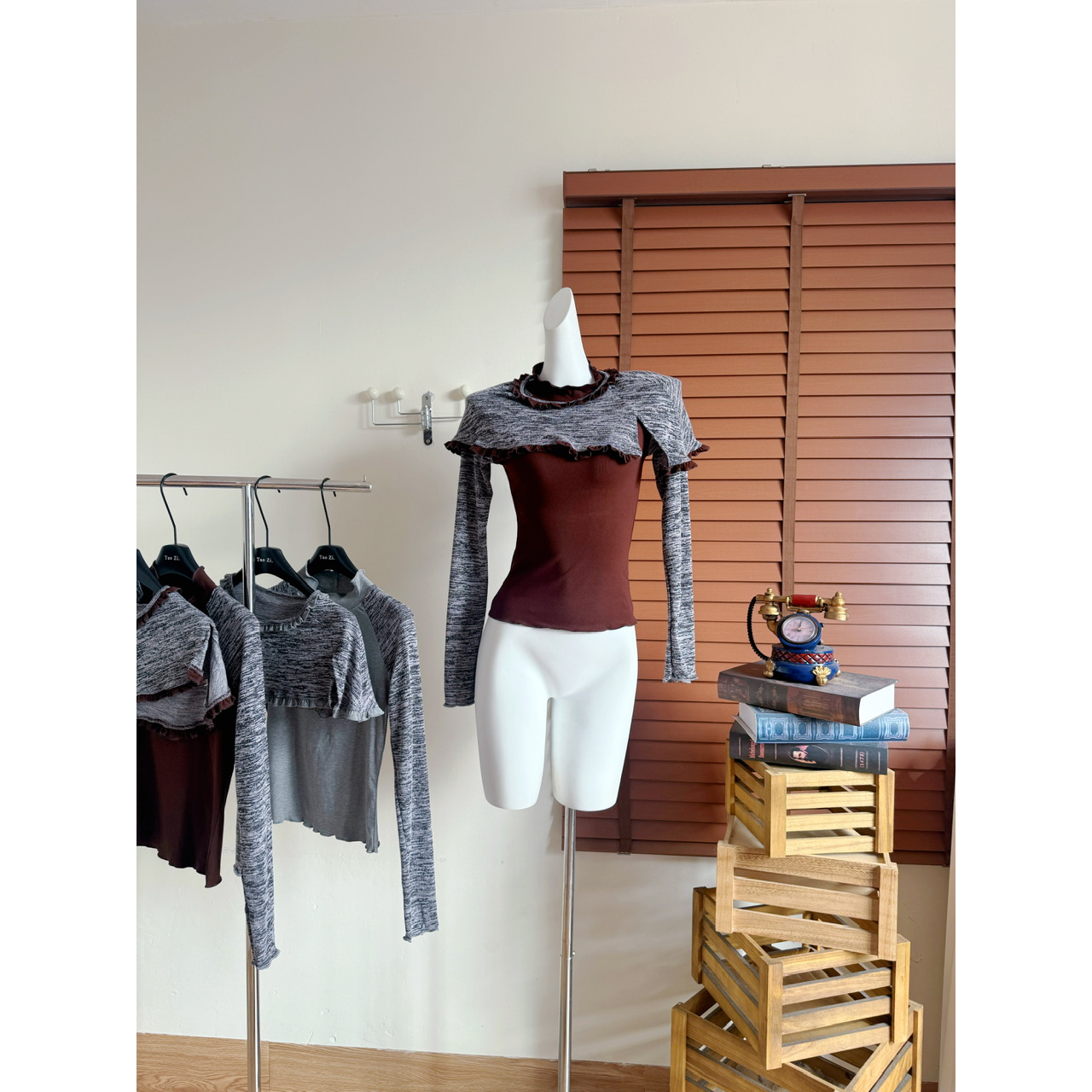 你好卡农 度假休闲披肩打底两件套女秋冬新款小众牧风松弛感上衣