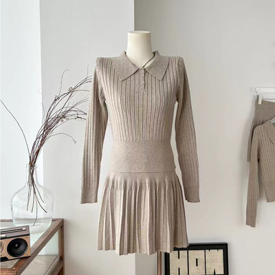 CallmeEar//松茶可可针织套装女秋冬针织上衣/半裙/过膝袜子