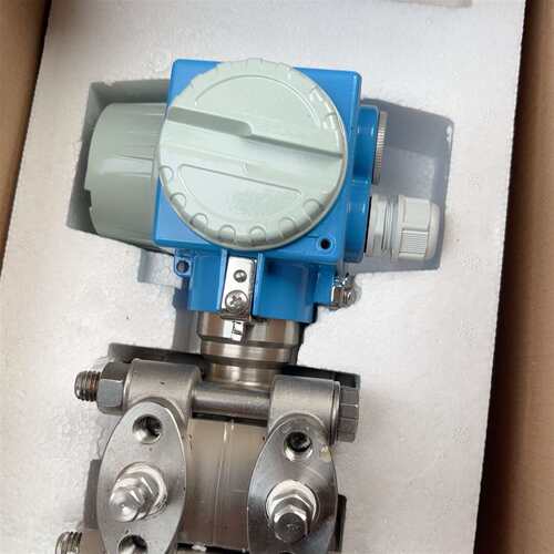 议价变送器，PMD235-KB4A2EB1C实物图。未使维修