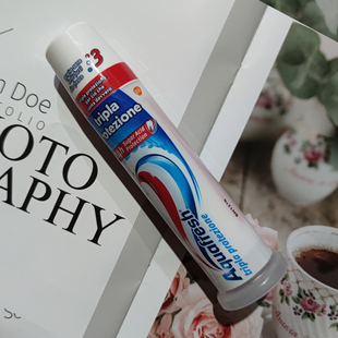 成人男女去黄100ml 去渍直立式 现货 英国Aquafresh三色牙膏按压式