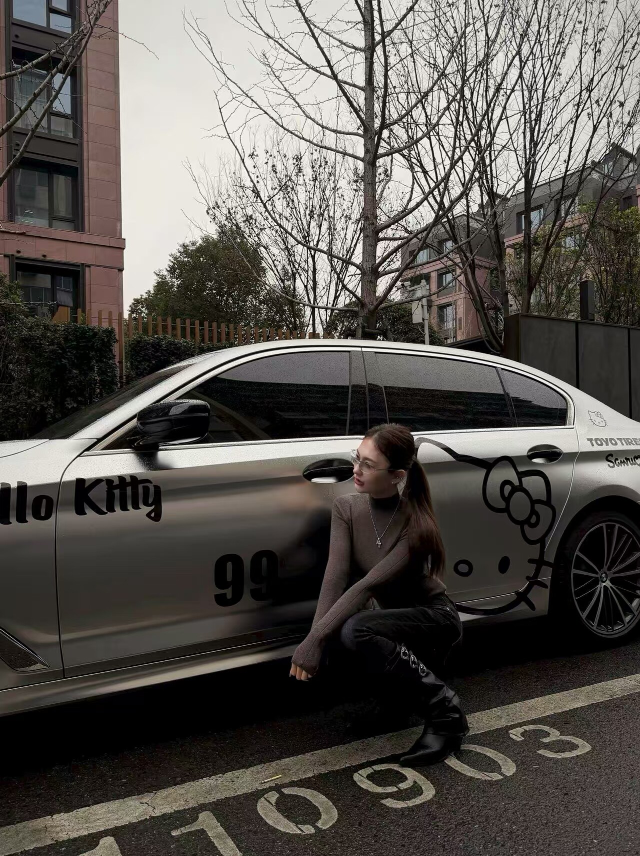 宝马5系kt猫车贴拉花530 3系4系奔驰c260卡通hello kitty车身贴纸