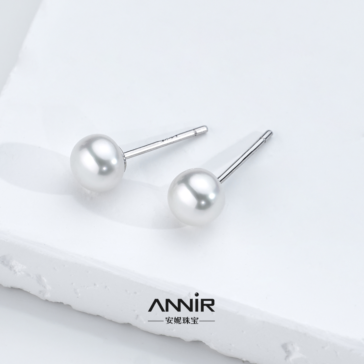 S925银针迷你无核小灯泡耳钉