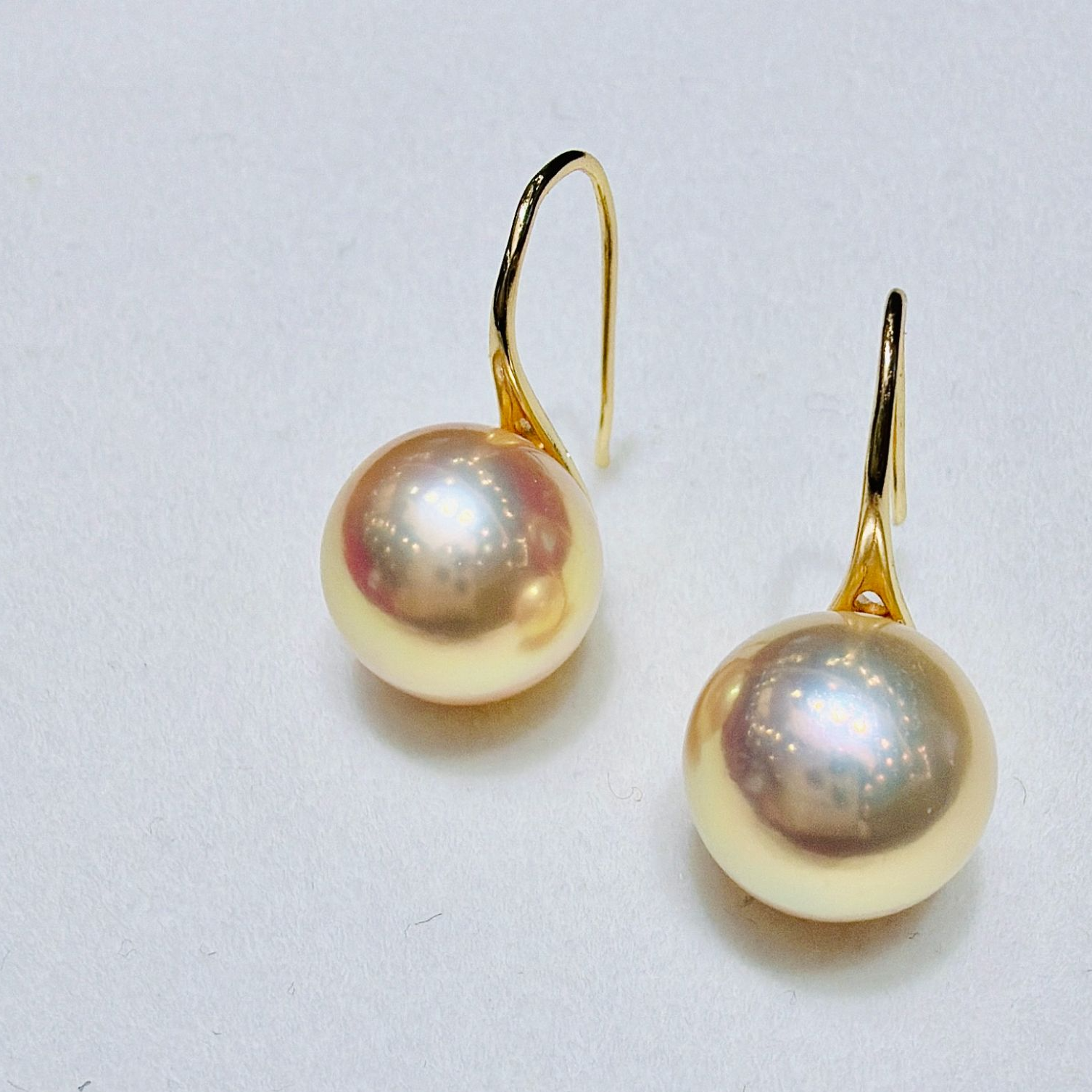 “日照金山”正圆珍珠耳环 12-13mm   2675H00DY