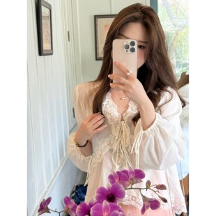 蕾丝花边收腰绑带长袖 张羞羞 法式 纯棉V领衬衫 2026春夏 月光曲