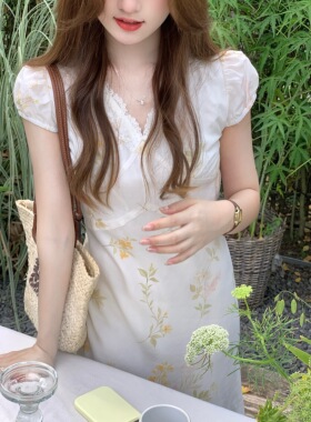张羞羞  风信子/天丝亚麻法式蕾丝碎花斜裁V领短袖绑带收腰连衣裙