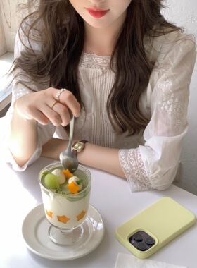 张羞羞 铃兰花 / 纯棉法式蕾丝刺绣方领中袖绑带夏季收腰衬衫