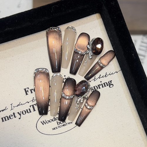 浪妞新款手工穿戴甲高级氛围感猫眼美甲贴爆闪锆石碎钻可拆卸甲片