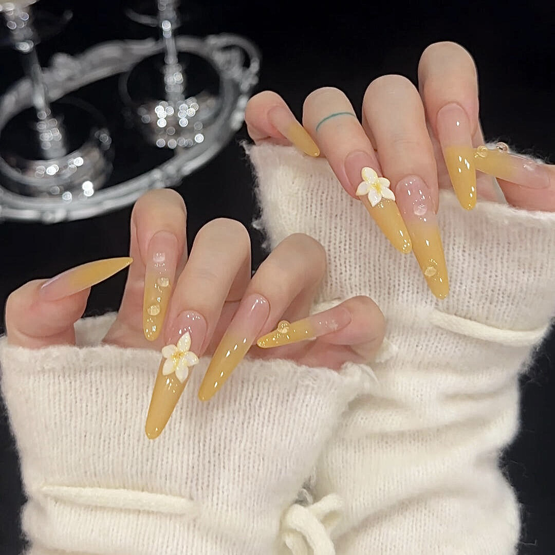 浪妞美甲贴小黄花氛围感海岛风小清新鸡蛋花渐变日落黄水露穿戴甲,彩妆/香水/美妆工具,穿戴甲/甲片,淘宝优惠券,粉丝福利购,淘宝优惠卷