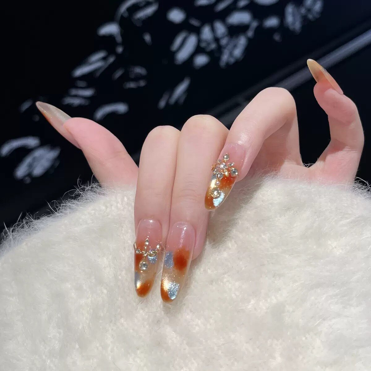 浪妞美甲贴琥珀流光美拉德色系穿戴甲甲片琉璃感玻璃珠猫眼美甲贴