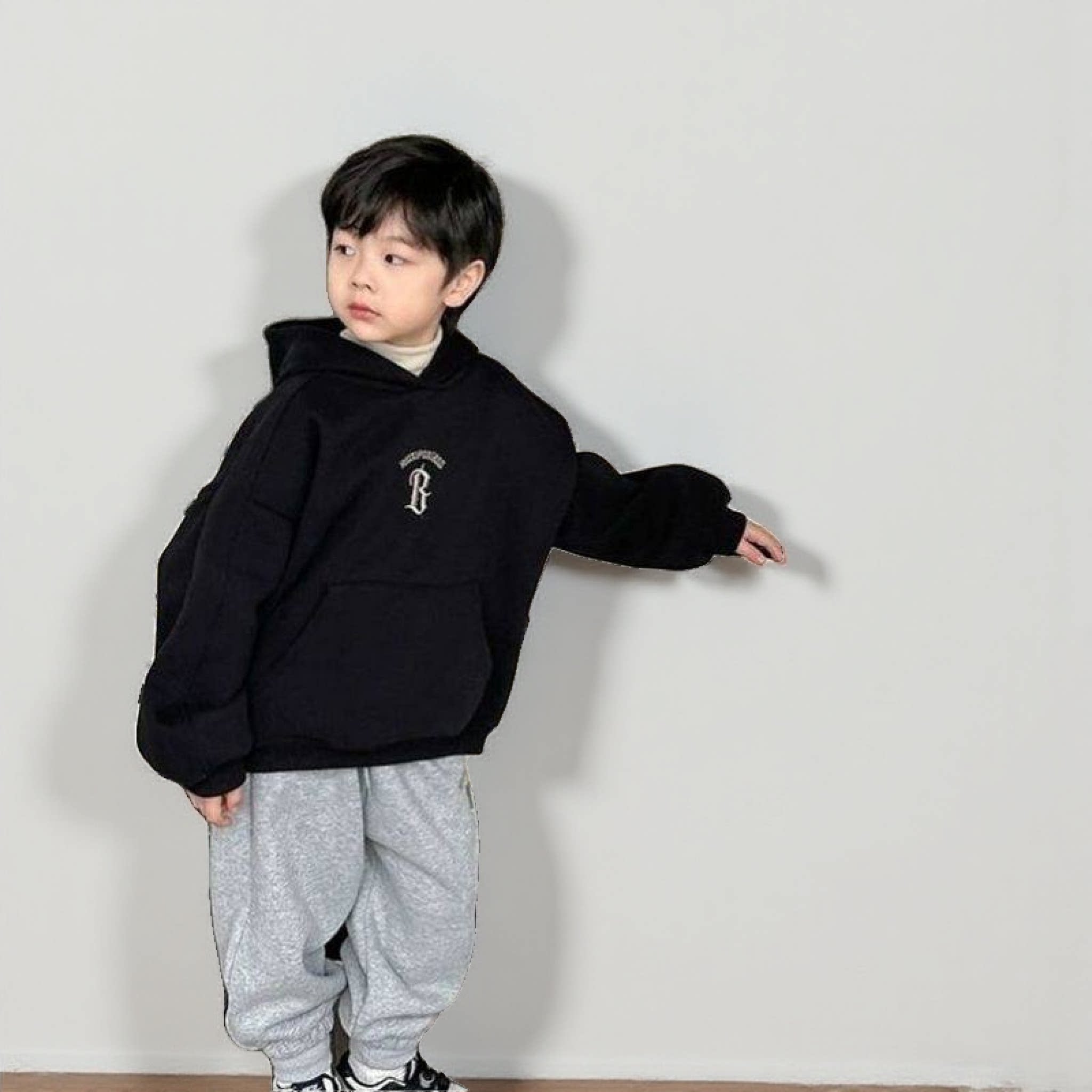 儿童字母刺绣加绒加厚新年红色连帽套头卫衣冬韩版男女童宽松上衣