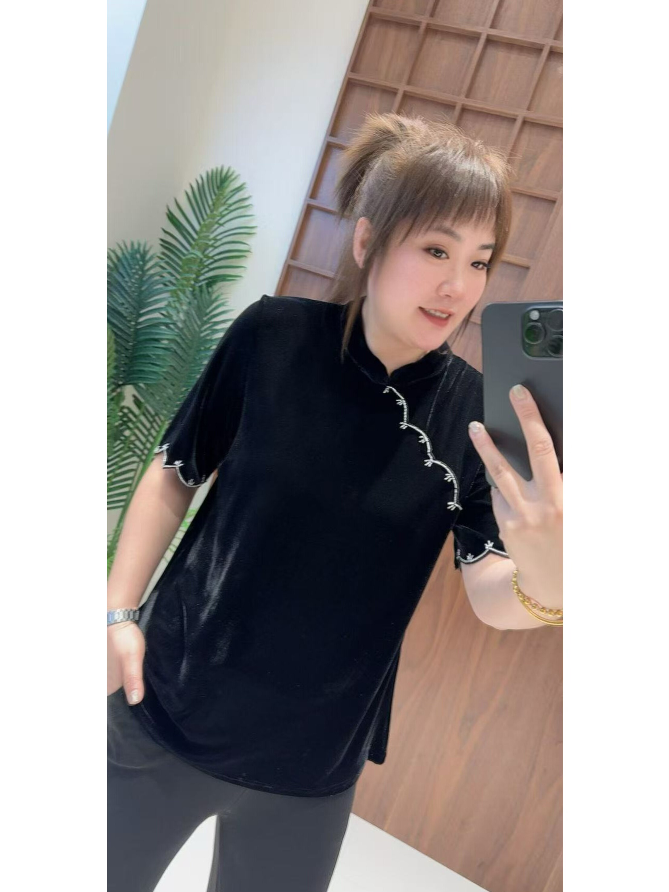 妃儿红3769秋加大码卫衣 重工钉钻短袖国风丝绒衫