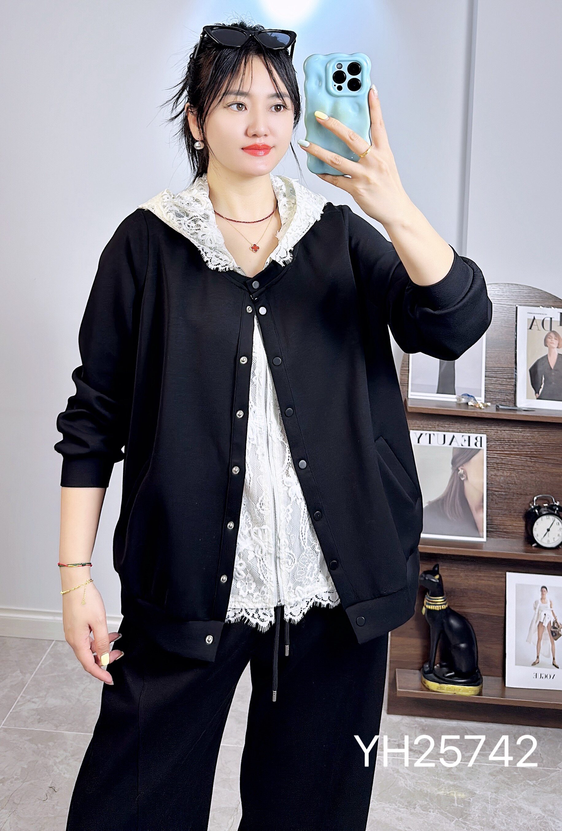 香港芸卉25742春加大码外套女 空气棉蕾丝连帽长袖开衫假两件外套