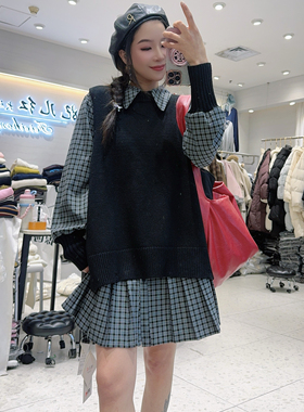 妃儿红5088春加大码套装女 学院风格子Polo领衬衫+针织马甲两件套