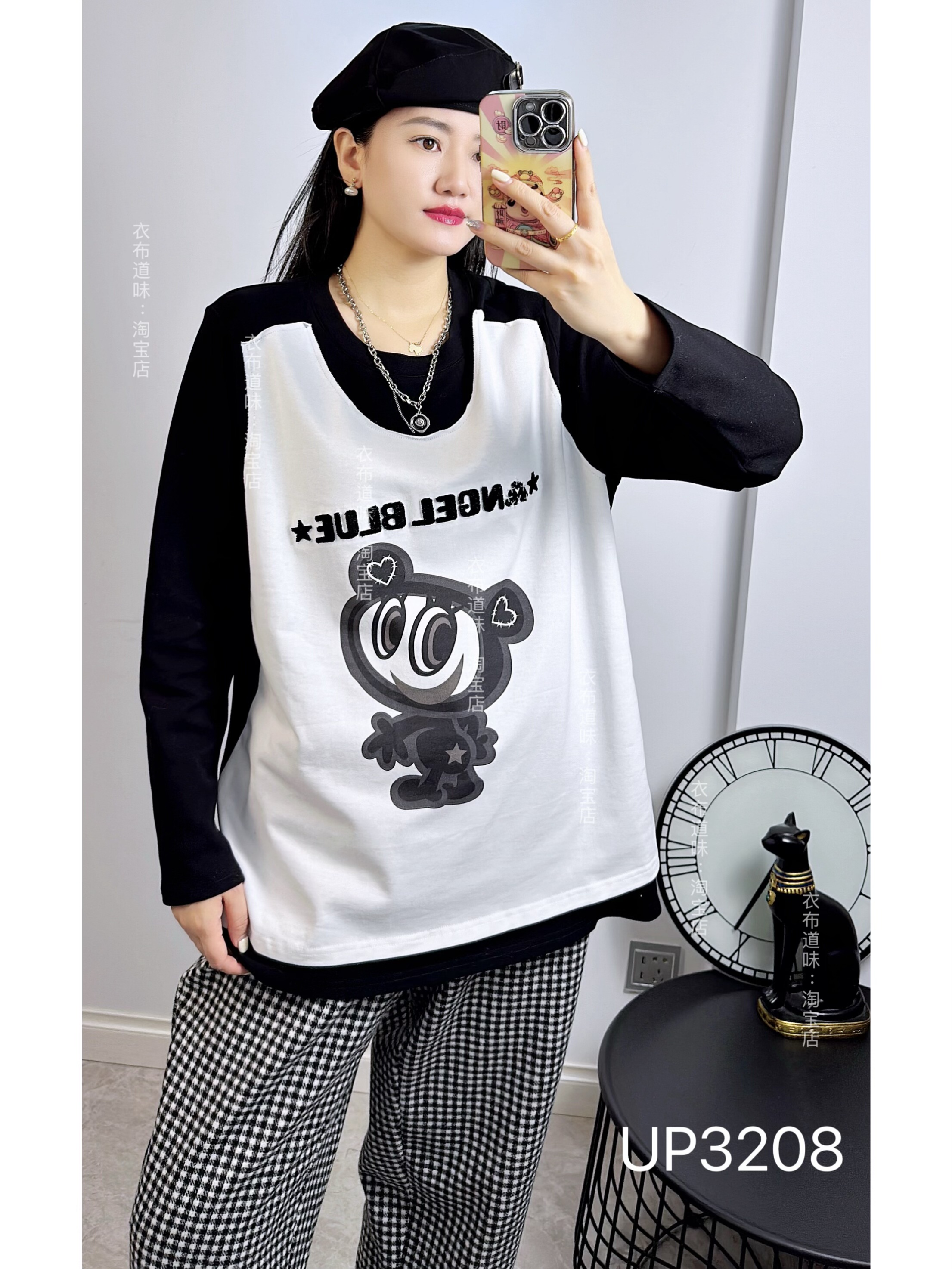 UP潮牌3208冬季加大码磨毛卫衣女 卡通印花立体字母拼接打底衫