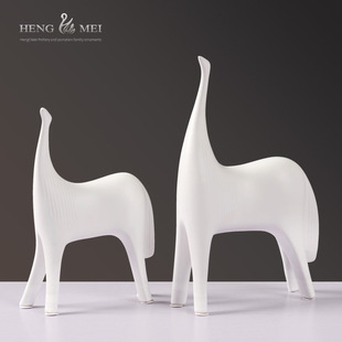 新品简约陶瓷黑白马摆件电视柜家居装饰品样板房创意摆台工艺礼品