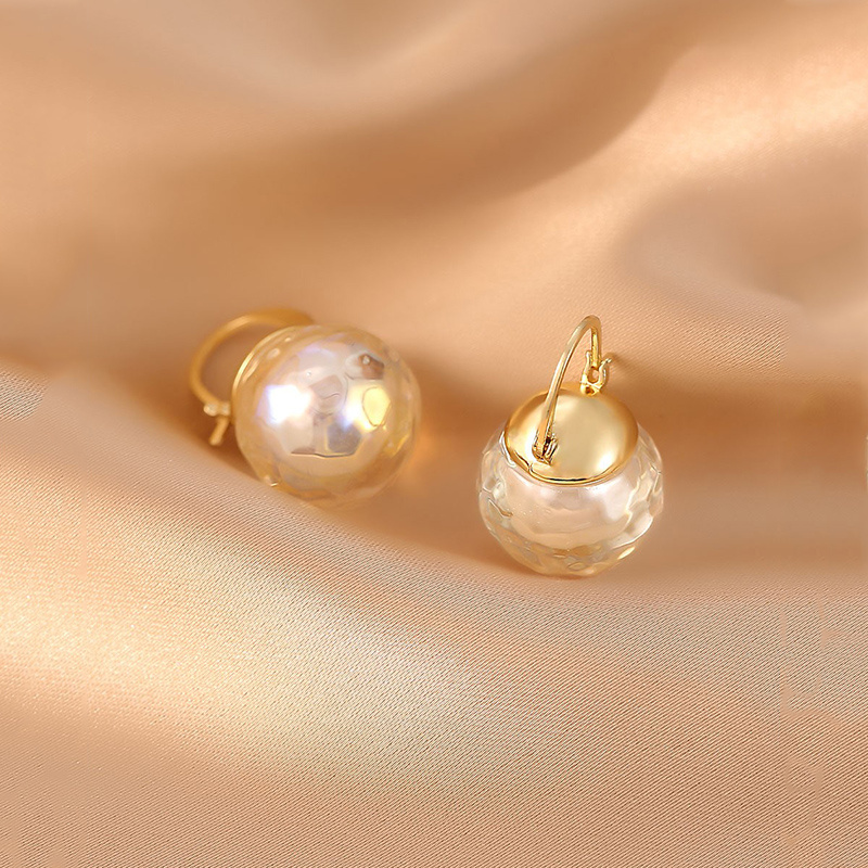 Loga Py 独特个性复古小灯泡珍珠耳环女简约设计感耳扣新款百搭夏