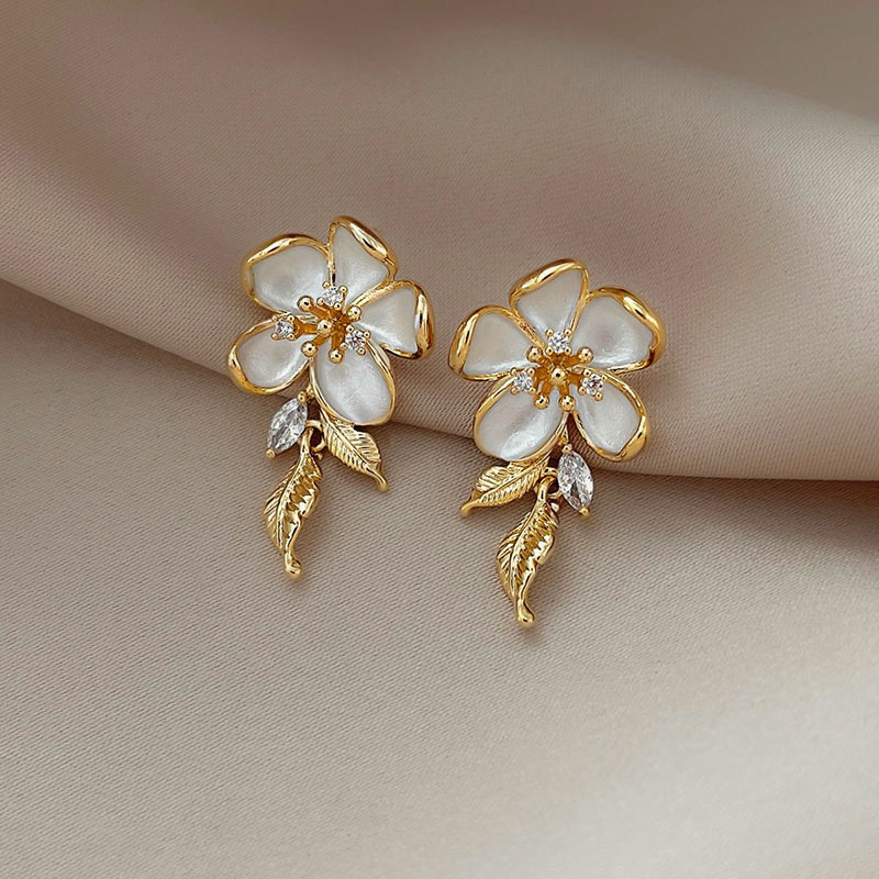 设计感时尚山茶花耳钉女新款