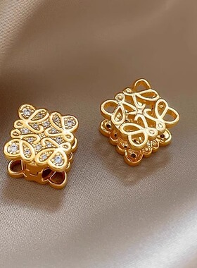 Loga.Py 耳钉2025新款爆款小香风金属大牌耳环简约小巧耳饰气质女