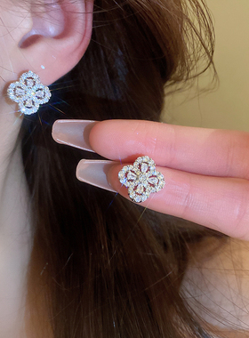 Loga.Py 闪钻四叶花朵耳钉女轻奢高级感2025年新款时尚幸运草耳饰