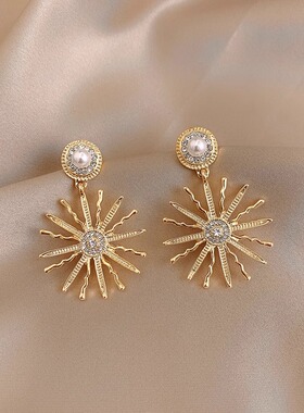 Loga.Py 金属高级感太阳花珍珠耳钉女气质潮耳环夸张韩国时尚耳饰