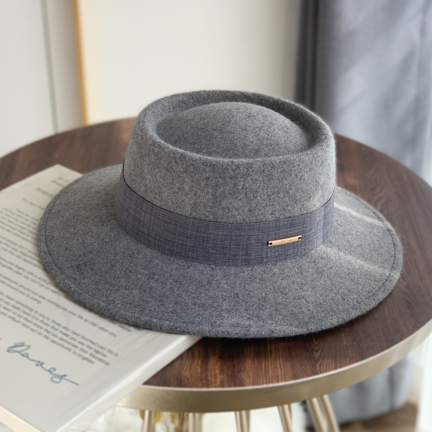 2025新款时尚灰色羊毛呢礼帽女秋冬羊毛呢宽沿时尚凹顶爵士帽子潮