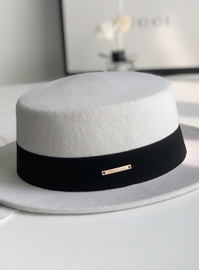 白色法式秋冬平顶羊毛呢金属字母礼帽女平沿小沿英伦百搭驼色黑色