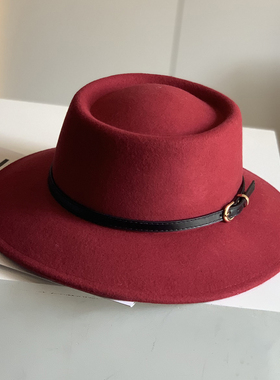 复古皮带扣羊毛呢毡帽女秋冬平檐礼帽气质爵士帽凹顶宽沿帽子红色
