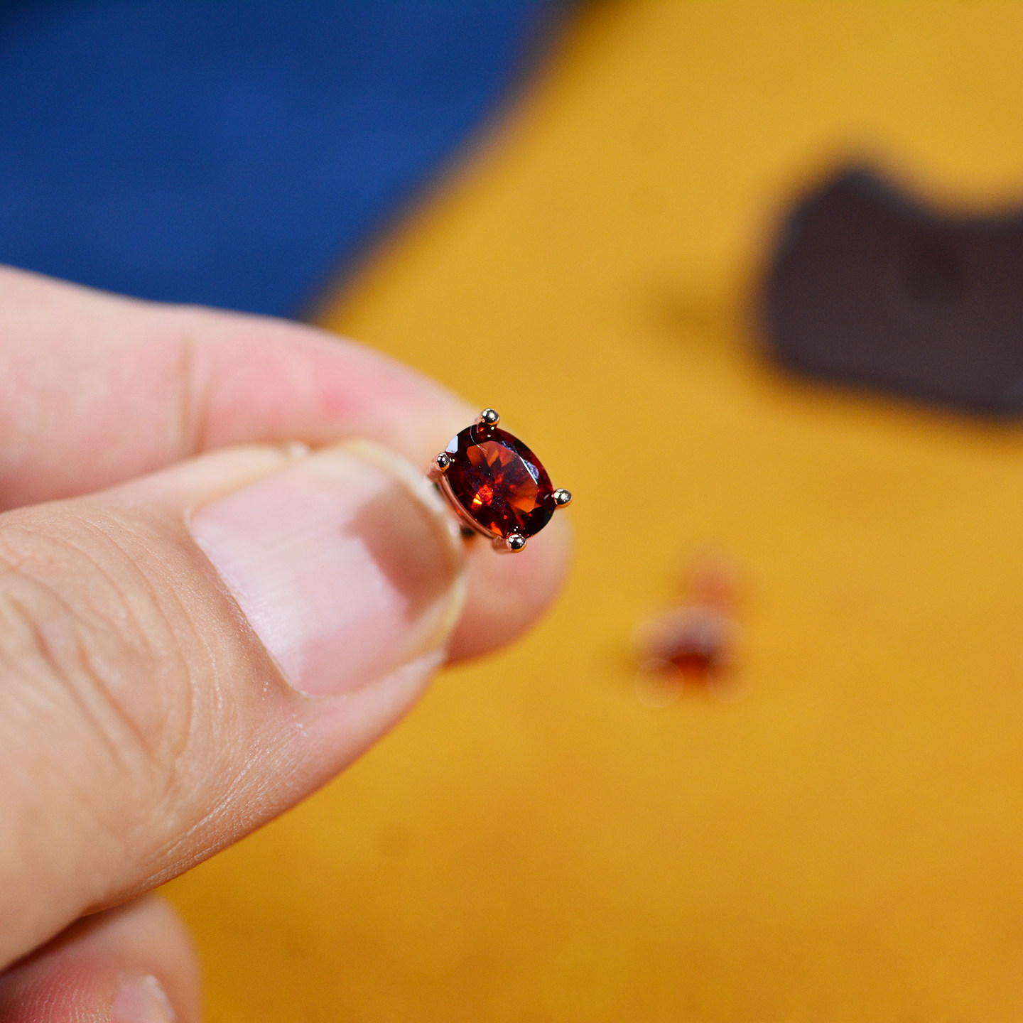 康巴草原耳环高级感轻奢红色宝石耳钉女小巧精致耳饰男士2026新款,饰品/流行首饰/时尚饰品新,耳饰,淘宝优惠券,粉丝福利购,淘宝优惠卷