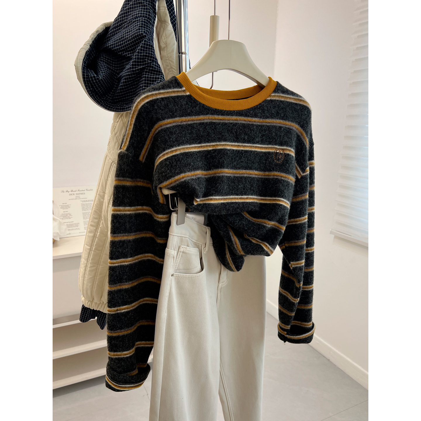 条纹磨毛圆领针织长袖T恤女宽松