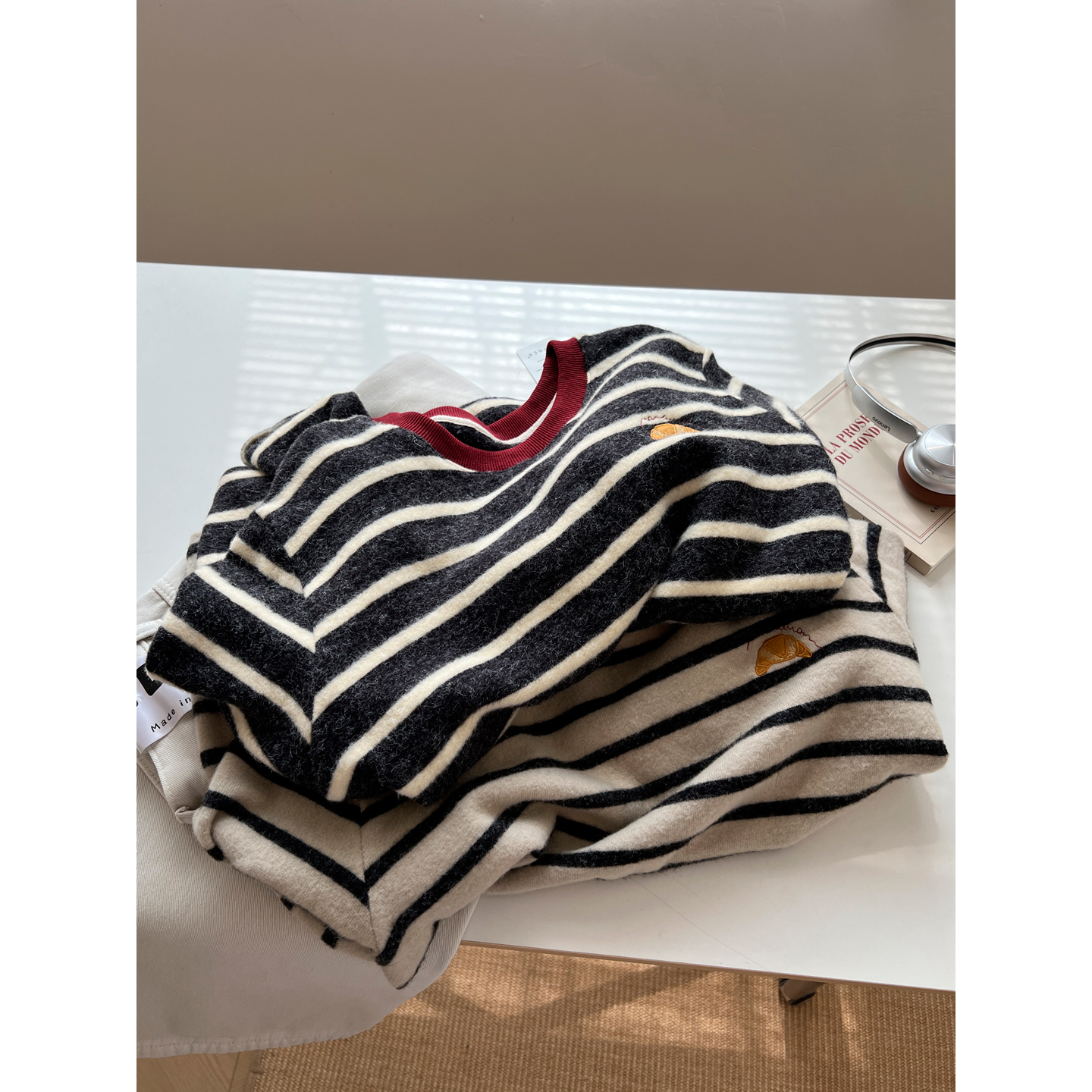 复古刺绣条纹圆领长袖T恤女秋冬