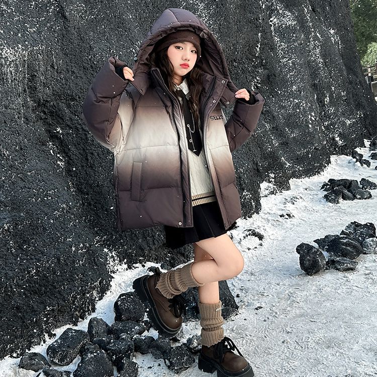 女童冬季渐变羽绒服2025新款鸭绒