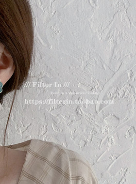 (半价清仓）F.I / 湖畔花开 湖绿色花朵 珍珠 耳钉/耳夹