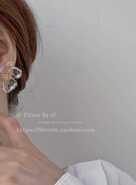 F.I / 日系 透明花 耳钉/耳夹