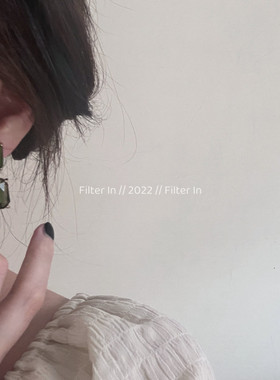 F.I / 祖母绿 透感水晶方块 复古高级清冷 中古风耳钉/耳夹