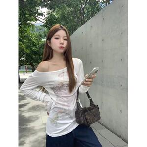 2026年夏季新款美式甜辣风斜肩白色长袖T恤女设计感薄款防晒罩衫