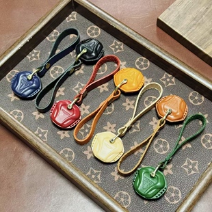 适用凯旋660三叉戟 bobberT100T120复古摩托钥匙套牛皮