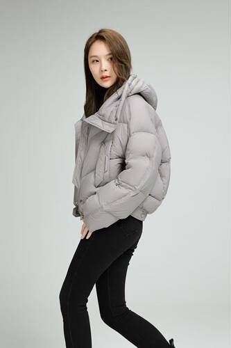 6605羽绒服女短款2026冬季新款泡芙加厚连帽时尚保暖90鸭绒外套