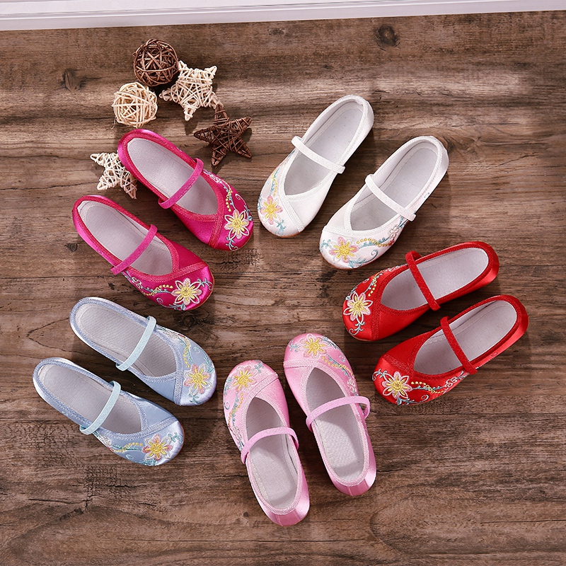 新款22儿童布鞋民族宝宝公主