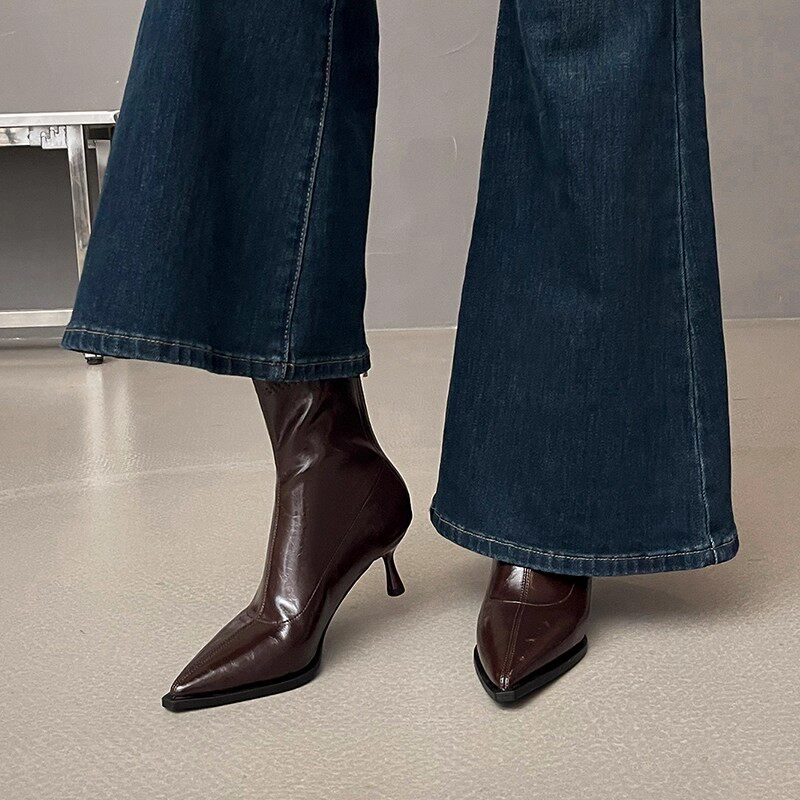高跟尖头短靴2025秋冬新款法式细跟弹力瘦瘦靴百搭复古棕色短靴女